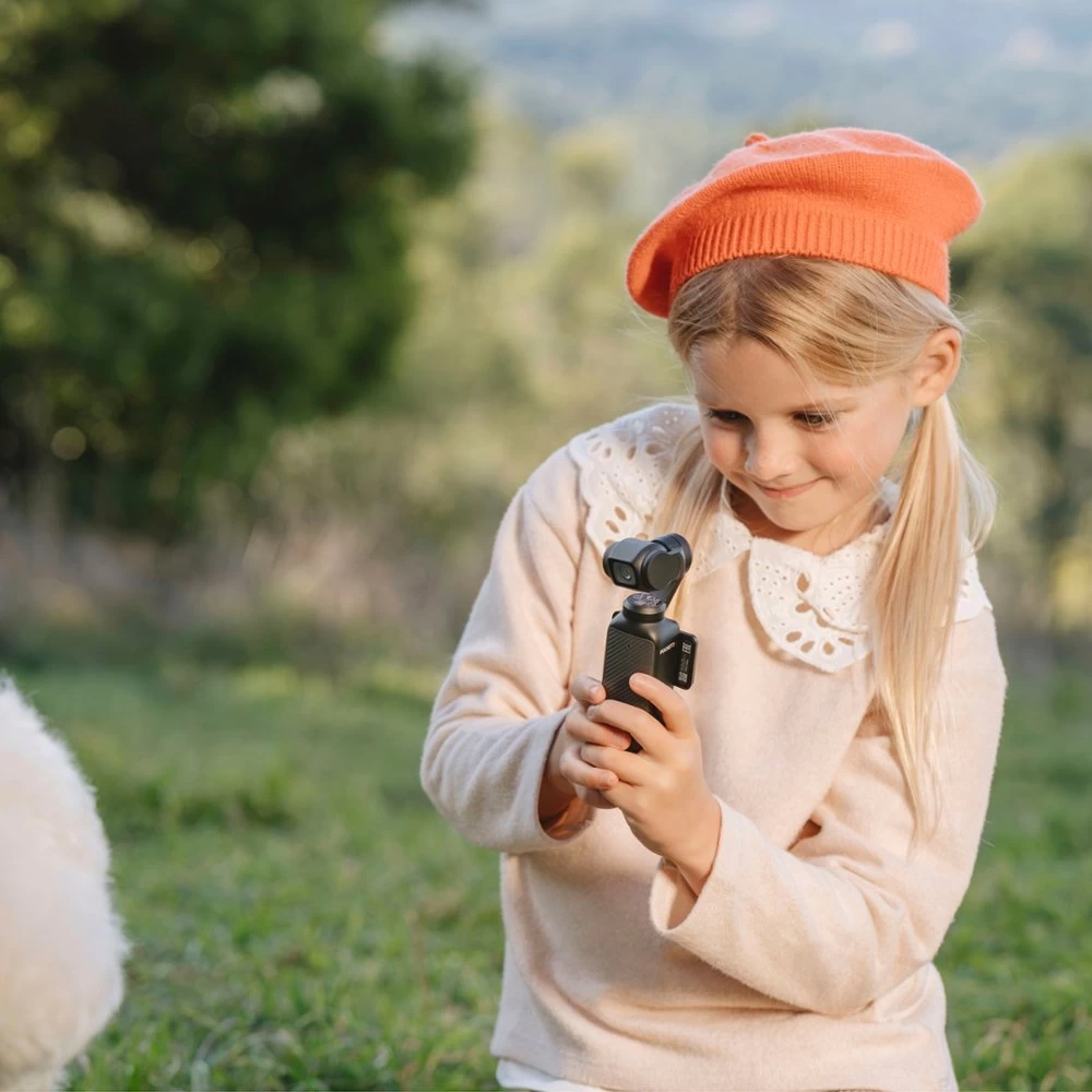 DJI – Osmo Pocket 3 Creator Combo 3-Axis Stabilized 4K Handheld Camera With Rotatable Touchscreen – Gray 7 DJI – Osmo Pocket 3 Creator Combo 3-Axis Stabilized 4K Handheld Camera With Rotatable Touchscreen – Gray - Image 7