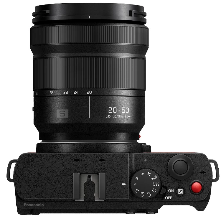 Panasonic Lumix S9 Housing Carmine Red + Lumix S 20-60mm F/3.5-5.6 L Mount 3 Panasonic Lumix S9 Housing Carmine Red + Lumix S 20-60mm F/3.5-5.6 L Mount - Image 3